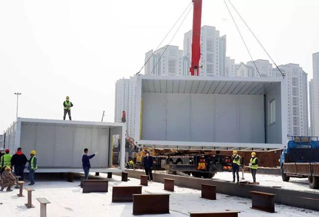 從雷神山、火神山醫(yī)院建設(shè)看未來醫(yī)用住人集裝箱房發(fā)展趨勢(shì)